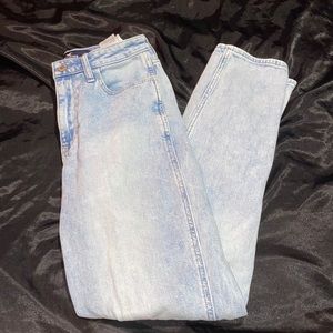 Hollister Ultra High Rise Mom Jean